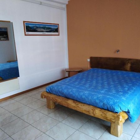 B&B Il Cortile Вальмадрера Экстерьер фото